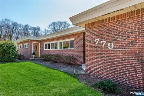 779 Berdan Avenue Wayne NJ 07470