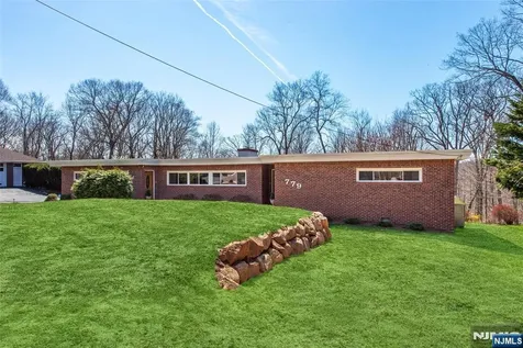 779 Berdan Avenue Wayne NJ 07470