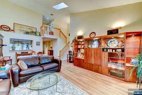 40 Worcester Wayne NJ 07470