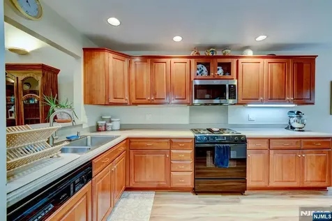 40 Worcester Wayne NJ 07470