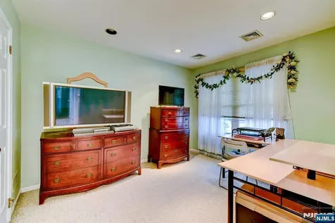 40 Worcester Wayne NJ 07470
