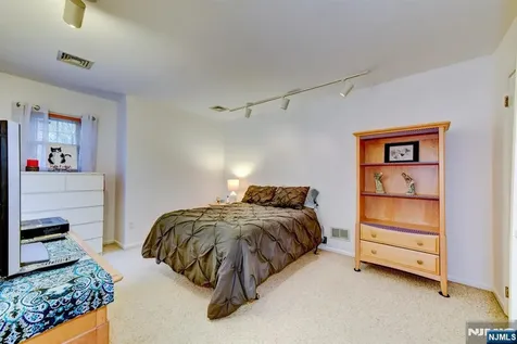 40 Worcester Wayne NJ 07470