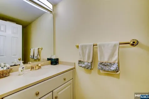 40 Worcester Wayne NJ 07470