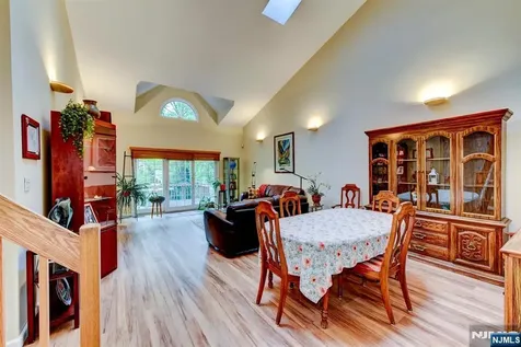 40 Worcester Wayne NJ 07470