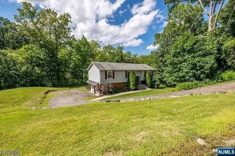 91 Bayonne Drive West Milford NJ 07421