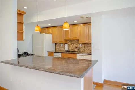 95 Orient Way Rutherford NJ 07070