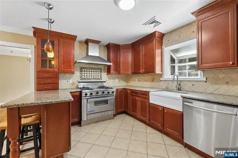 51 Anderson Avenue Englewood Cliffs NJ 07632