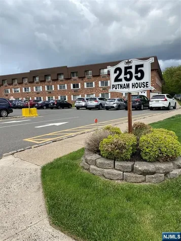 255 Tucker Avenue Union NJ 07083