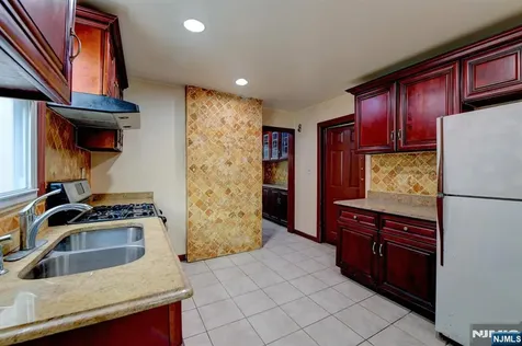 249 4th Street Newark NJ 07107