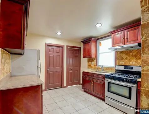 249 4th Street Newark NJ 07107