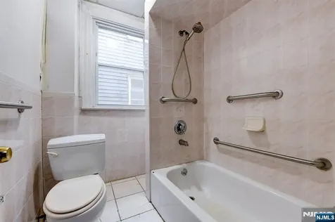 249 4th Street Newark NJ 07107