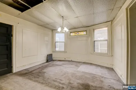249 4th Street Newark NJ 07107