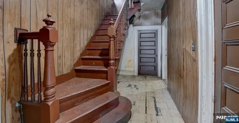 249 4th Street Newark NJ 07107