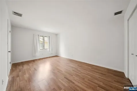 161 Roosevelt Place Palisades Park NJ 07650