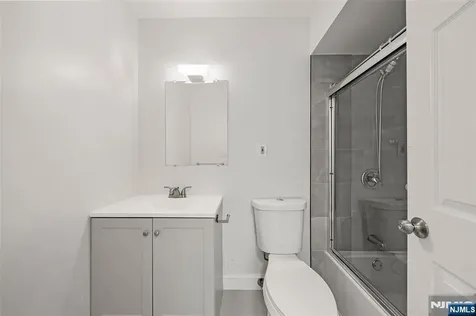 161 Roosevelt Place Palisades Park NJ 07650