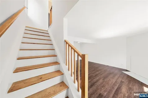 161 Roosevelt Place Palisades Park NJ 07650