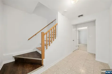 161 Roosevelt Place Palisades Park NJ 07650