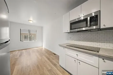 161 Roosevelt Place Palisades Park NJ 07650