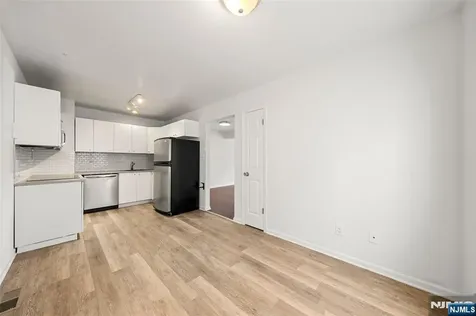 161 Roosevelt Place Palisades Park NJ 07650
