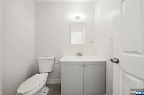 161 Roosevelt Place Palisades Park NJ 07650