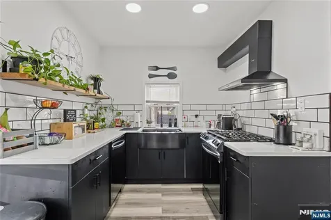 378 27th Street Paterson NJ 07514