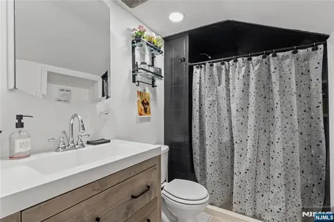 378 27th Street Paterson NJ 07514