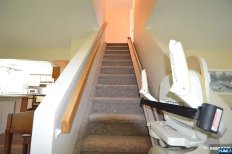 9 Pine Street Midland Park NJ 07432