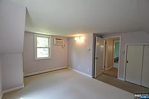9 Pine Street Midland Park NJ 07432