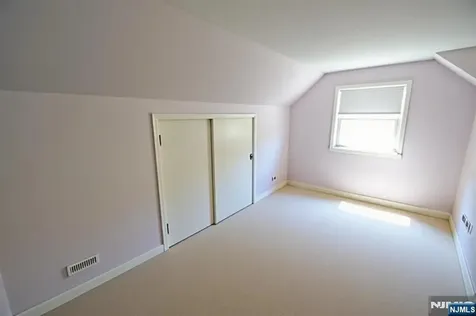 9 Pine Street Midland Park NJ 07432