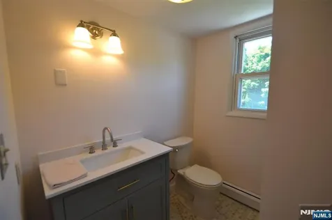 9 Pine Street Midland Park NJ 07432