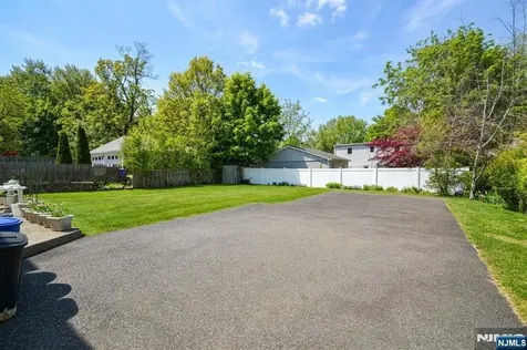 9 Pine Street Midland Park NJ 07432
