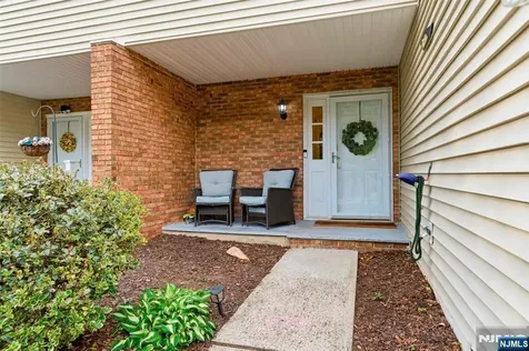 113 Saratoga Square Wayne NJ 07470