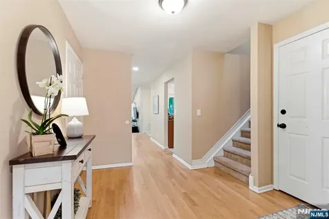 113 Saratoga Square Wayne NJ 07470