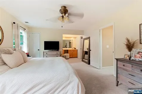 113 Saratoga Square Wayne NJ 07470