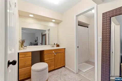 113 Saratoga Square Wayne NJ 07470