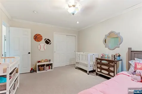 113 Saratoga Square Wayne NJ 07470