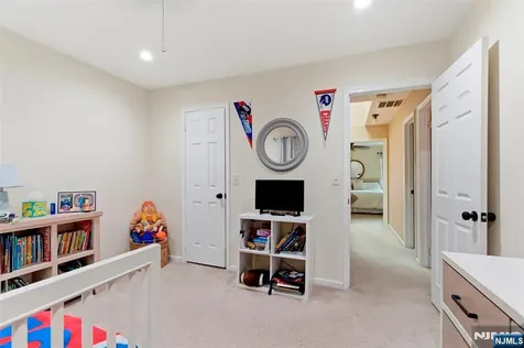 113 Saratoga Square Wayne NJ 07470