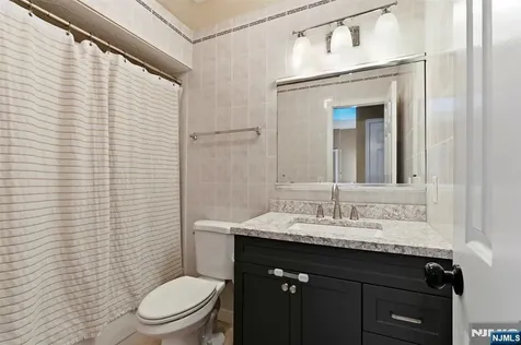113 Saratoga Square Wayne NJ 07470