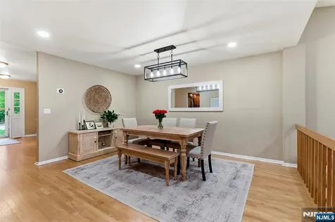 113 Saratoga Square Wayne NJ 07470