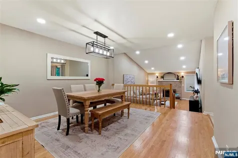 113 Saratoga Square Wayne NJ 07470