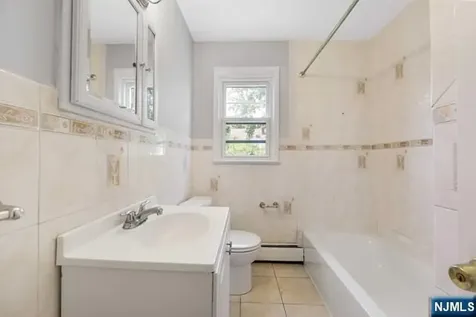 24 Van Vliet Court Clifton NJ 07013