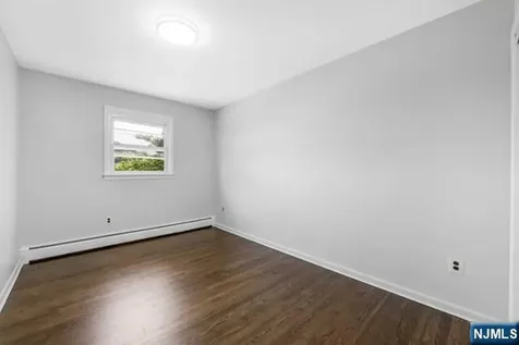 24 Van Vliet Court Clifton NJ 07013