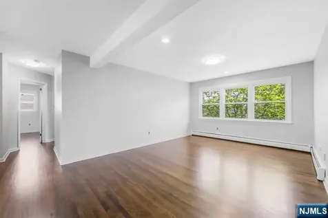24 Van Vliet Court Clifton NJ 07013