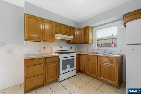 24 Van Vliet Court Clifton NJ 07013