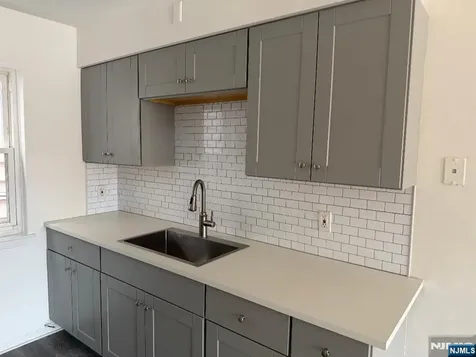 206 Riverview Place Cliffside Park NJ 07010