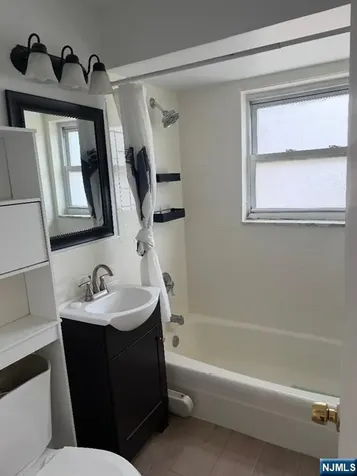 206 Riverview Place Cliffside Park NJ 07010