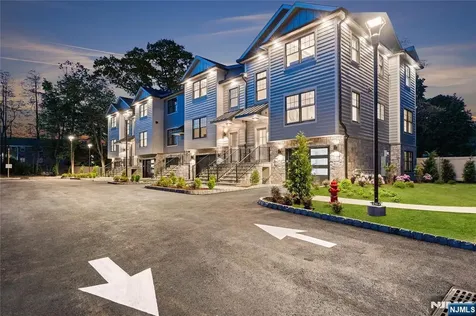 72 Lake Avenue Midland Park NJ 07432
