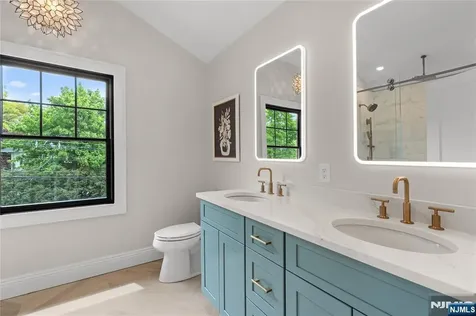 72 Lake Avenue Midland Park NJ 07432