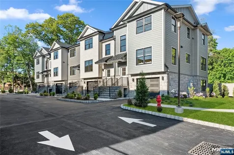 72 Lake Avenue Midland Park NJ 07432
