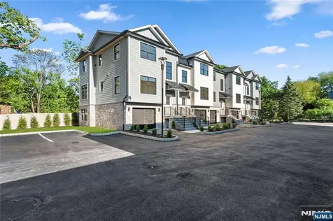 72 Lake Avenue Midland Park NJ 07432
